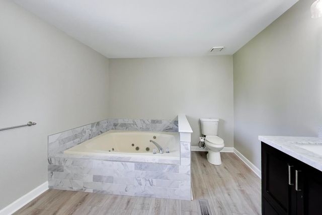 443 N Tara Lane, Addison, IL 60101