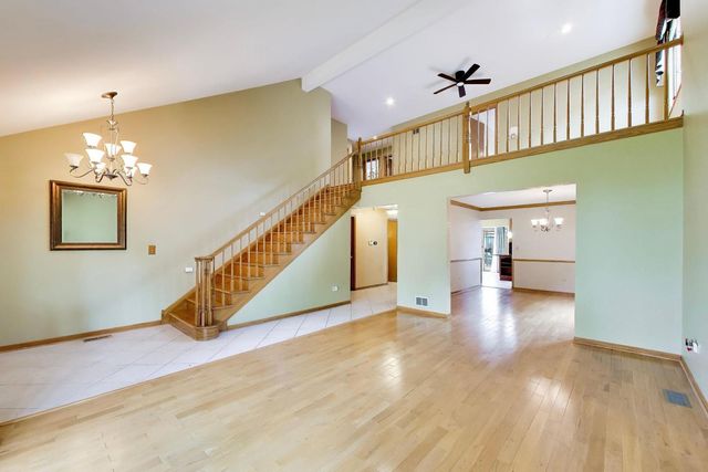 443 N Tara Lane, Addison, IL 60101