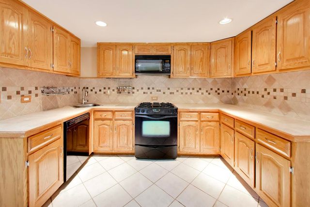 443 N Tara Lane, Addison, IL 60101