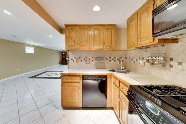443 N Tara Lane, Addison, IL 60101