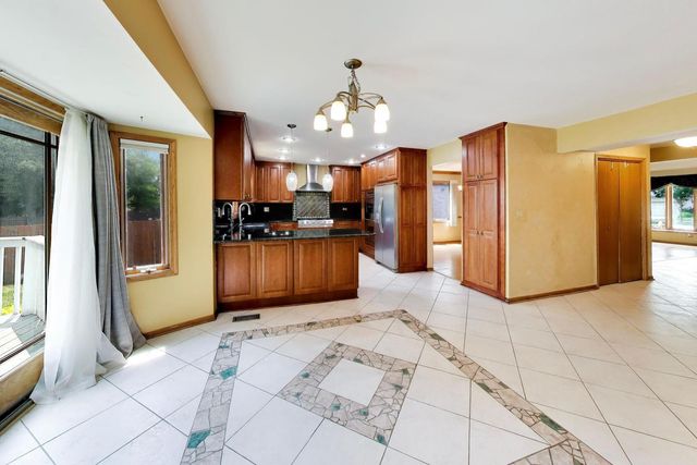 443 N Tara Lane, Addison, IL 60101