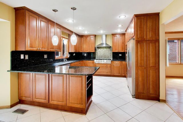 443 N Tara Lane, Addison, IL 60101