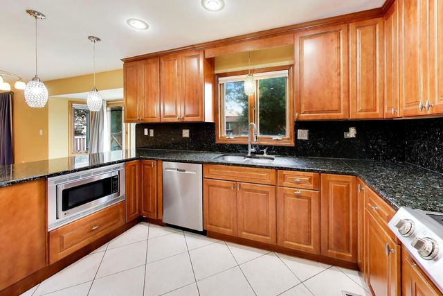 443 N Tara Lane, Addison, IL 60101