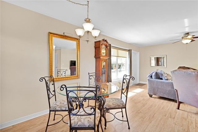 107 Spring Lake Court 206, Vero Beach, FL 32962