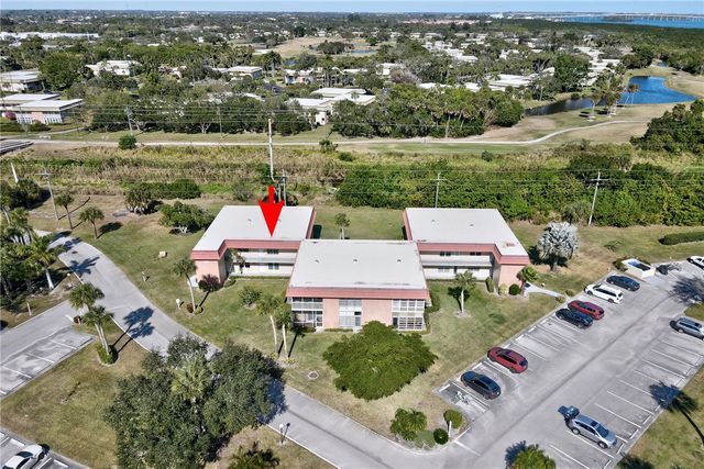 107 Spring Lake Court 206, Vero Beach, FL 32962