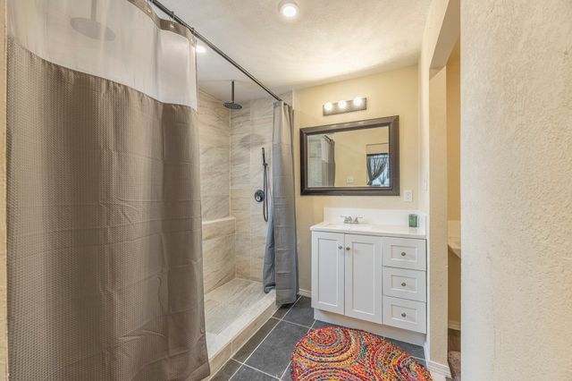 8701 Creekside Drive, Rowlett, TX 75089