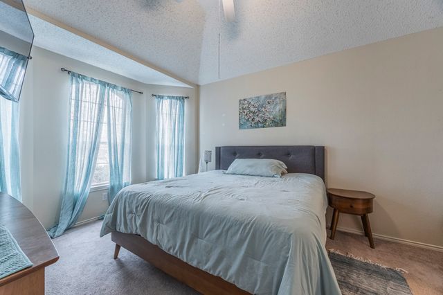 8701 Creekside Drive, Rowlett, TX 75089