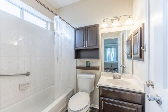 8701 Creekside Drive, Rowlett, TX 75089