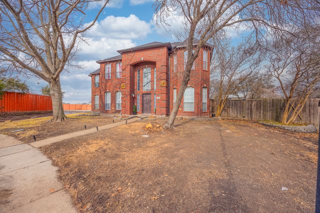 8701 Creekside Drive, Rowlett, TX 75089