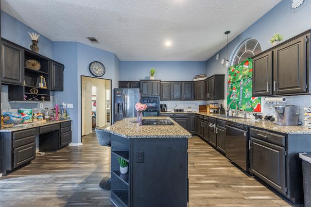 8701 Creekside Drive, Rowlett, TX 75089