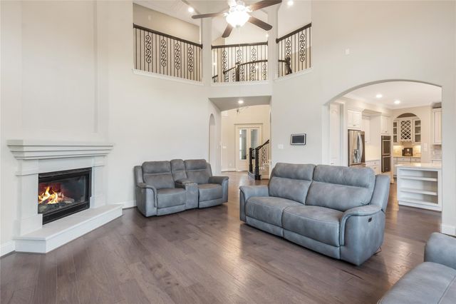 16619 Wolf Pass Drive, Cypress, TX 77433