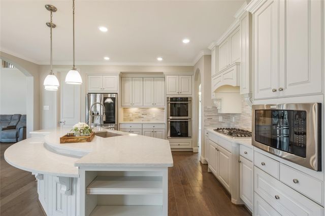 16619 Wolf Pass Drive, Cypress, TX 77433