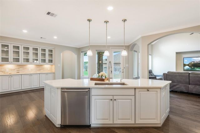 16619 Wolf Pass Drive, Cypress, TX 77433