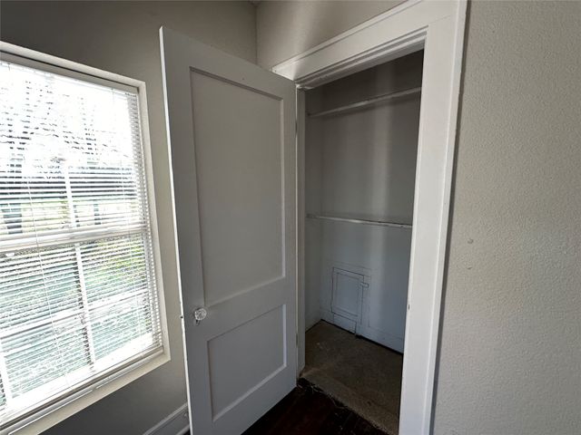 214 S 4th Street, Wills Point, TX 75169