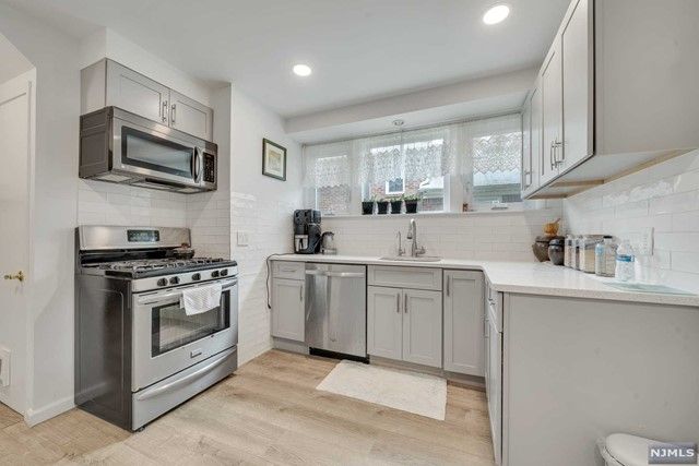 824 Abbott Avenue, Ridgefield, NJ 07657