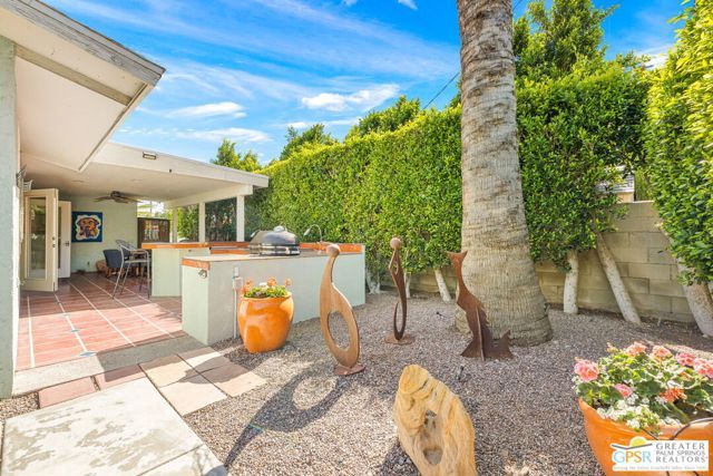 511 N Calle Rolph, Palm Springs, CA 92262