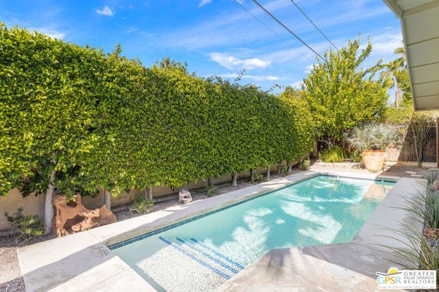 511 N Calle Rolph, Palm Springs, CA 92262
