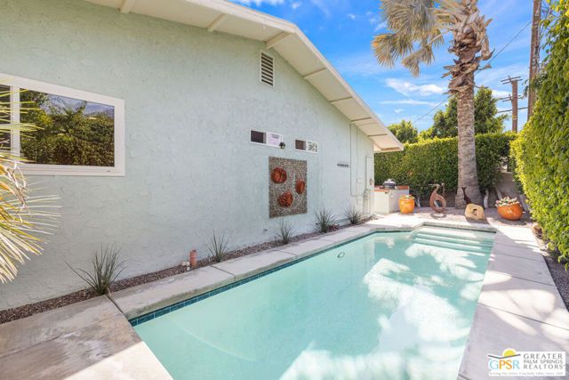 511 N Calle Rolph, Palm Springs, CA 92262