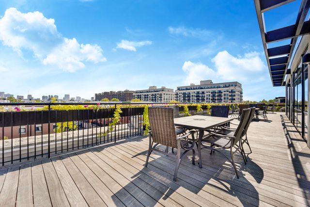 1000 W 15th Street 331, Chicago, IL 60608