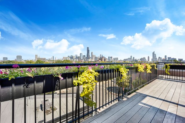 1000 W 15th Street 331, Chicago, IL 60608