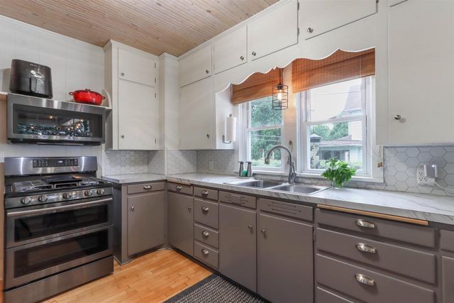 108 E LAKE STREET, Waupaca, WI 54981