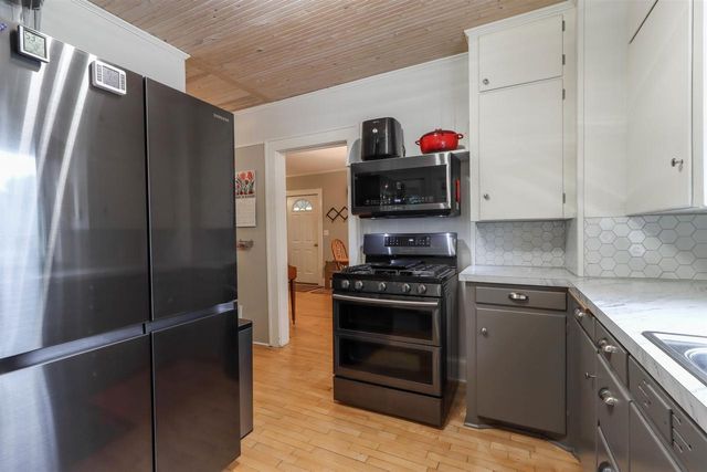 108 E LAKE STREET, Waupaca, WI 54981