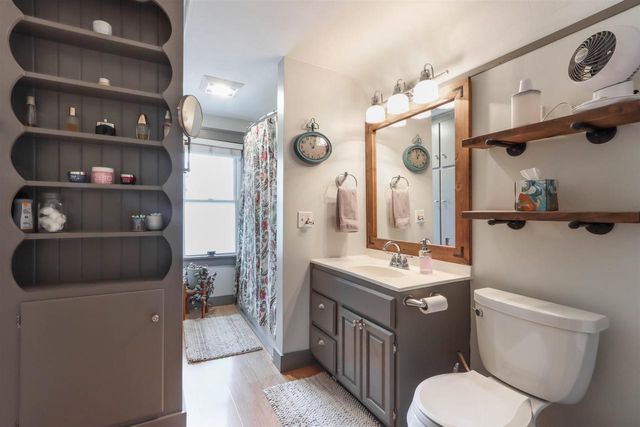 108 E LAKE STREET, Waupaca, WI 54981