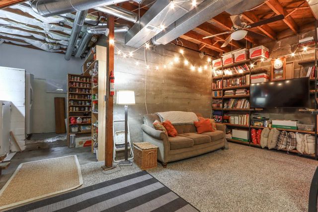 108 E LAKE STREET, Waupaca, WI 54981