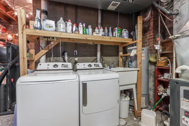 108 E LAKE STREET, Waupaca, WI 54981