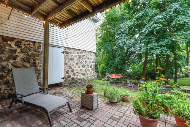 108 E LAKE STREET, Waupaca, WI 54981