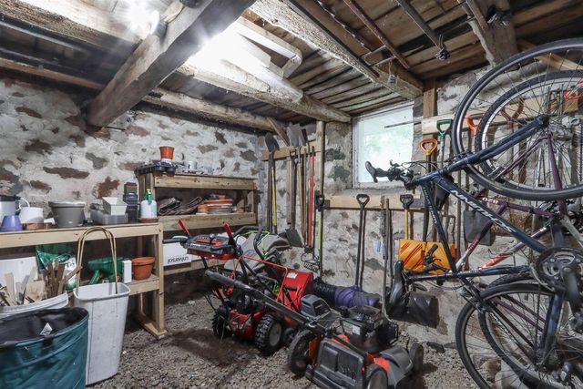 108 E LAKE STREET, Waupaca, WI 54981