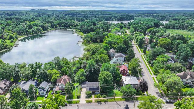 108 E LAKE STREET, Waupaca, WI 54981