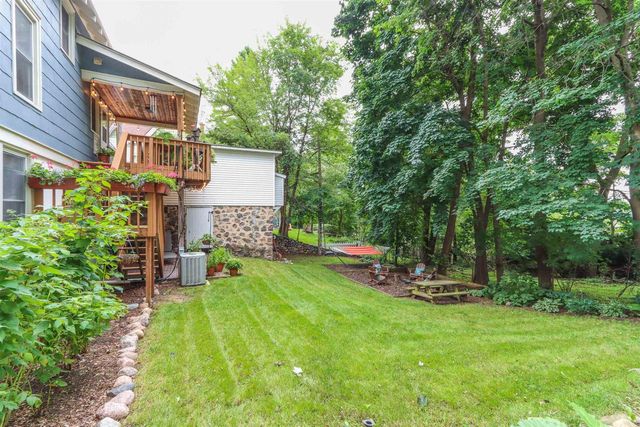 108 E LAKE STREET, Waupaca, WI 54981