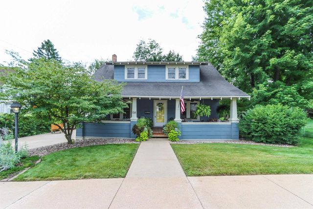 108 E LAKE STREET, Waupaca, WI 54981
