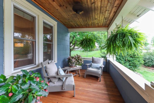 108 E LAKE STREET, Waupaca, WI 54981