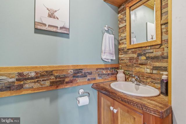 1207 CHARLESTOWN RD, Phoenixville, PA 19460