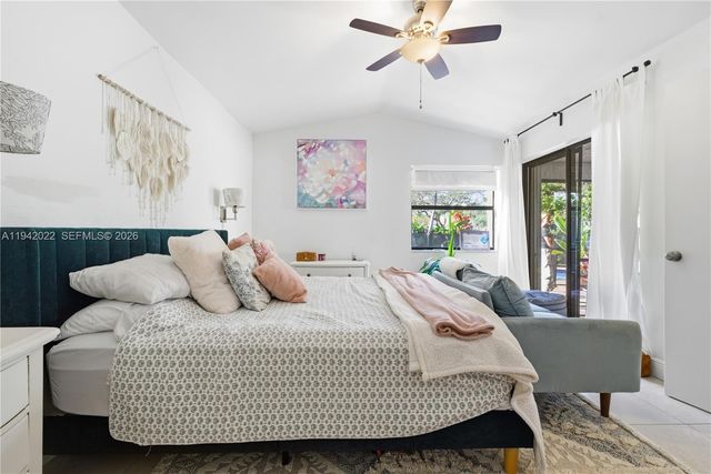 575 Lakeside Cir, Sunrise, FL 33326