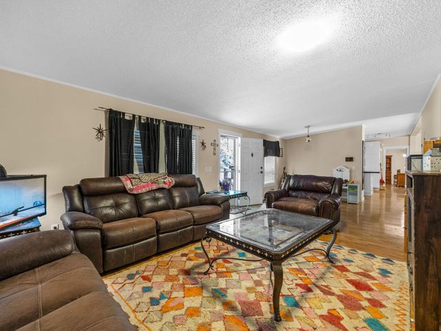 647 Tizian Lane, Inman, SC 29349