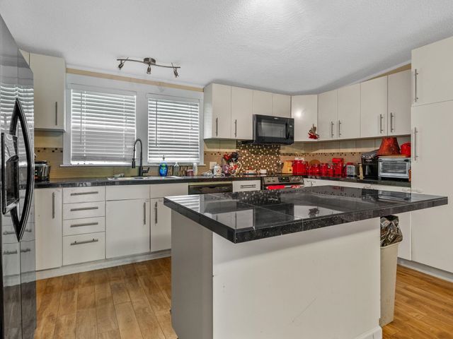 647 Tizian Lane, Inman, SC 29349