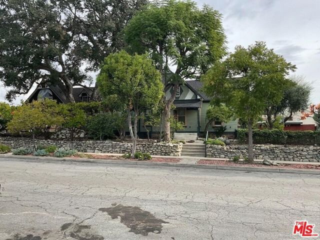 822 Silverwood Avenue, Upland, CA 91786