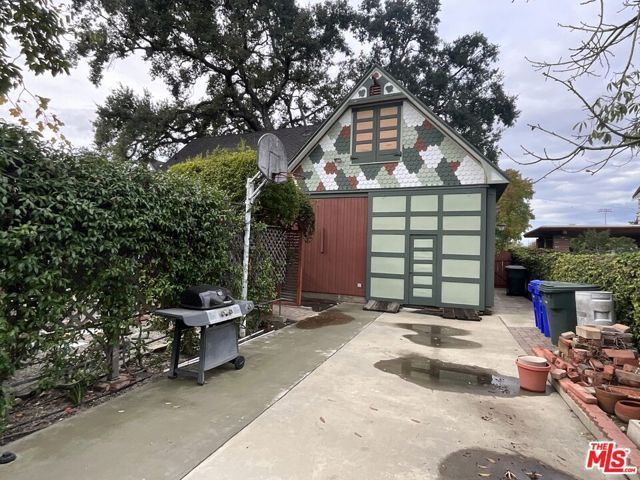 822 Silverwood Avenue, Upland, CA 91786