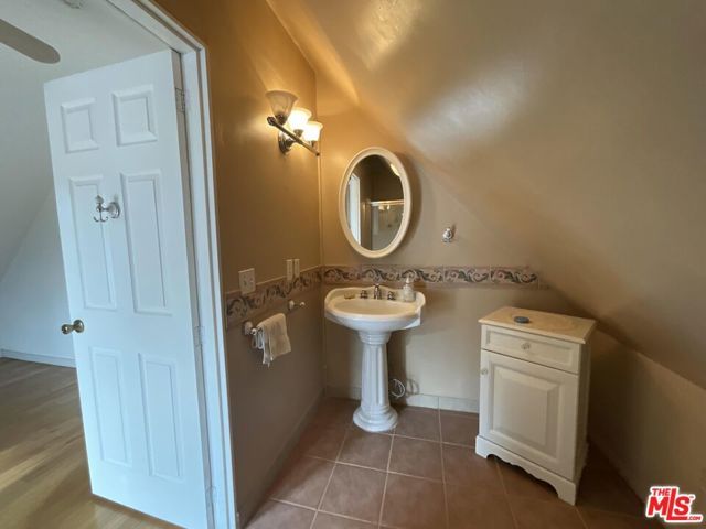 822 Silverwood Avenue, Upland, CA 91786