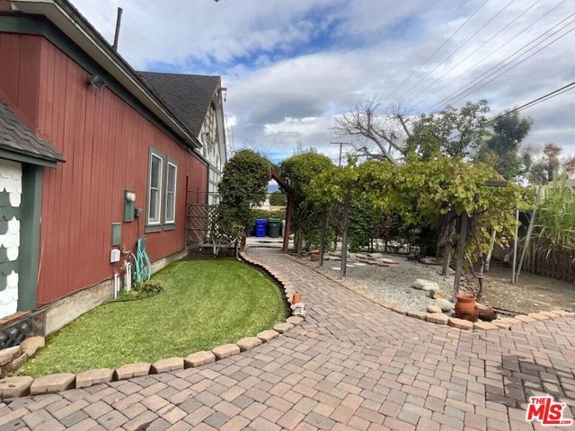 822 Silverwood Avenue, Upland, CA 91786
