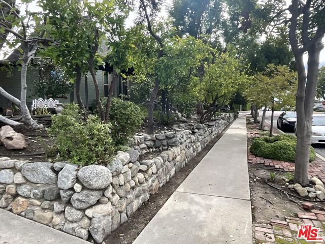 822 Silverwood Avenue, Upland, CA 91786