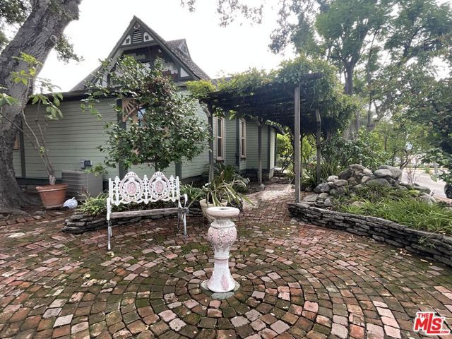 822 Silverwood Avenue, Upland, CA 91786