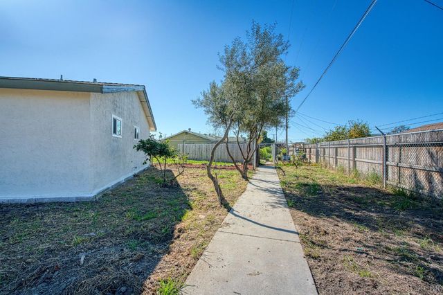 1167 Cling Circle, Hanford, CA 93230