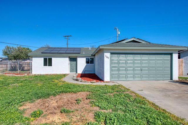 1167 Cling Circle, Hanford, CA 93230