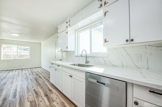 1167 Cling Circle, Hanford, CA 93230