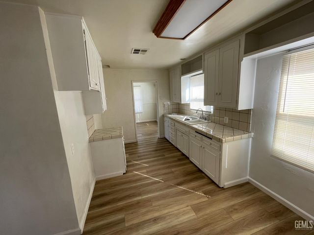 115 Cypress Street, Bakersfield, CA 93304