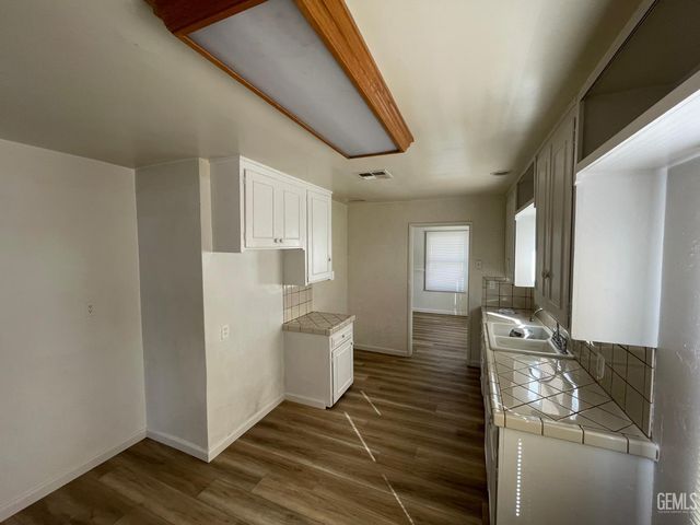 115 Cypress Street, Bakersfield, CA 93304